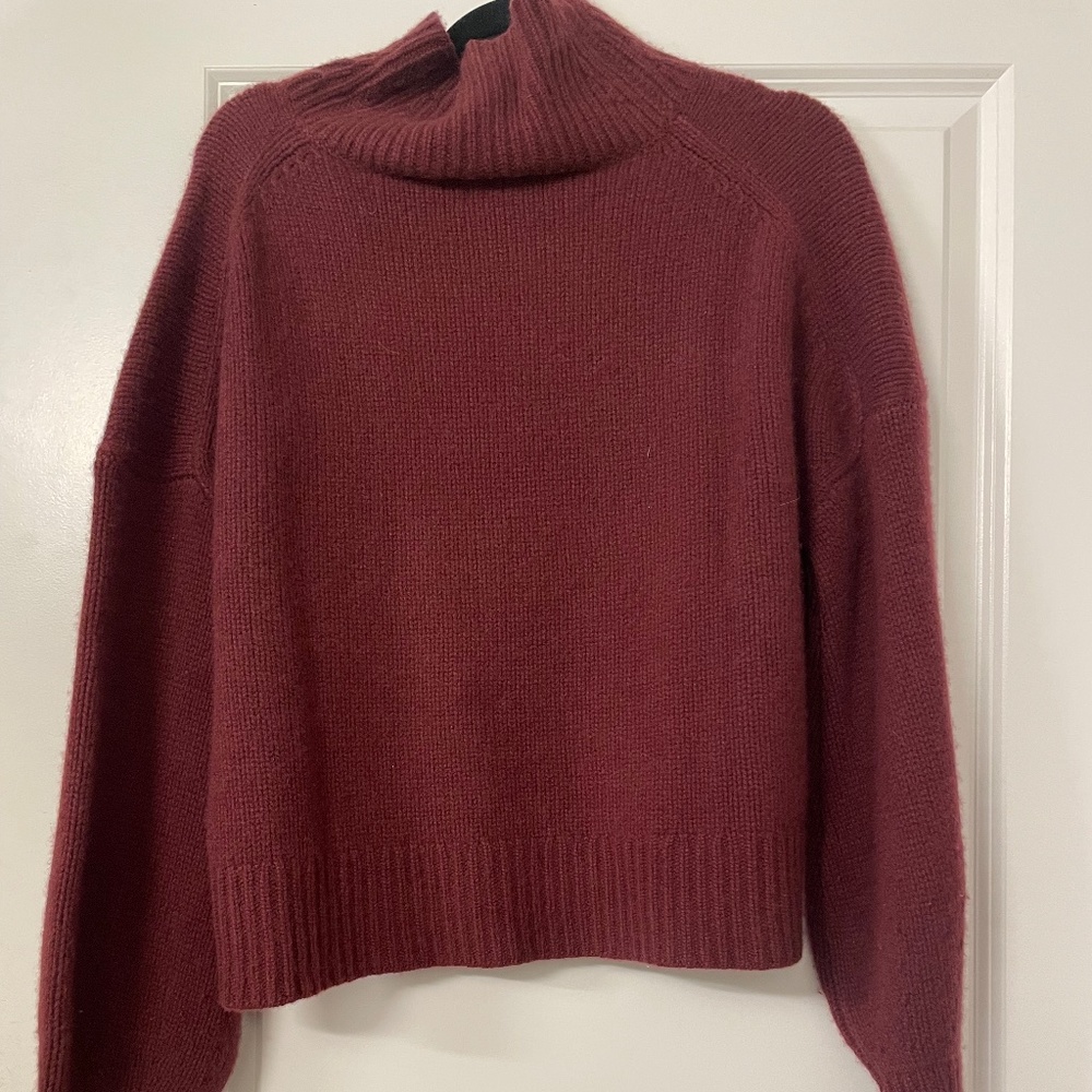Hardly worn NAADAM Luxe Cashmere Oversized Turtleneck, M, Merlot